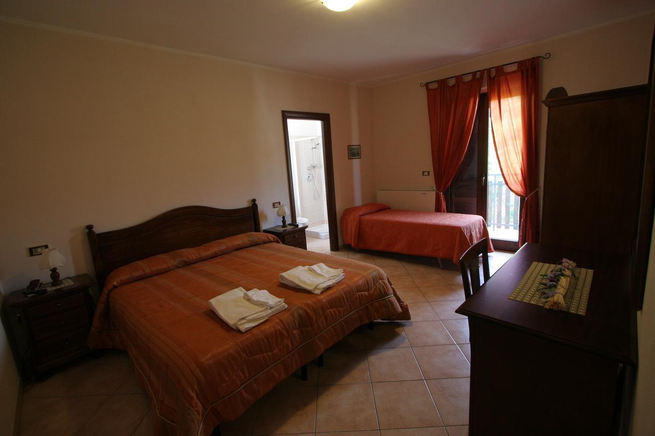 B&B La Tana Dell'Orso Villalago Ngoại thất bức ảnh